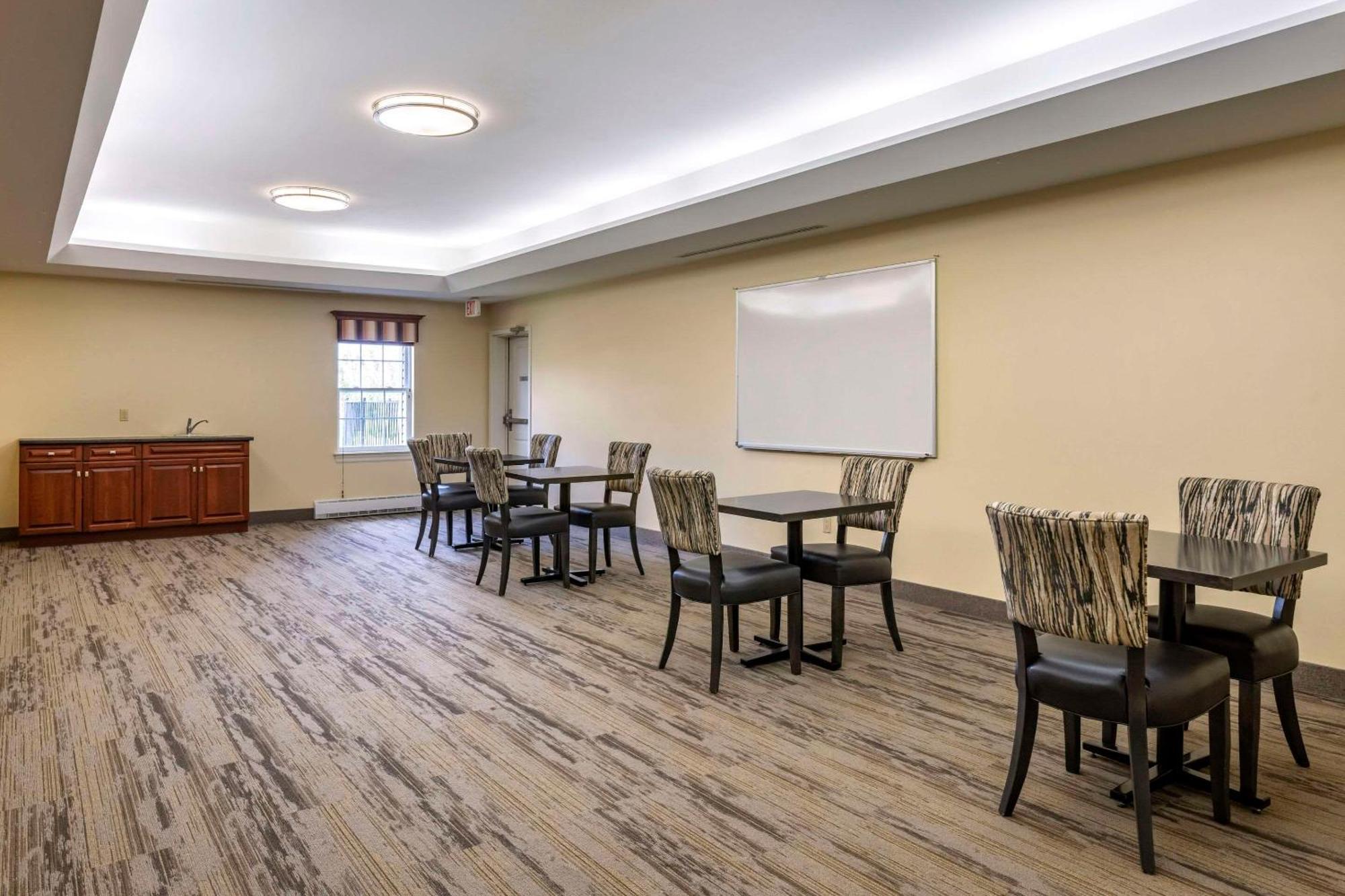Quality Inn & Suites Quispamsis Rothesay Exterior foto
