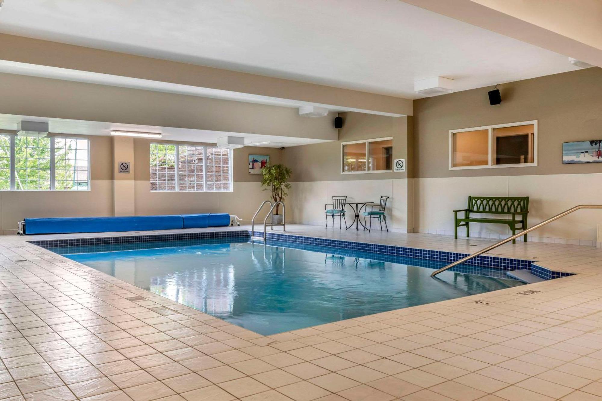 Quality Inn & Suites Quispamsis Rothesay Exterior foto